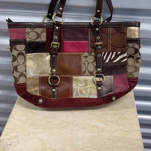 COACH hand bag - Picture 3 of 7